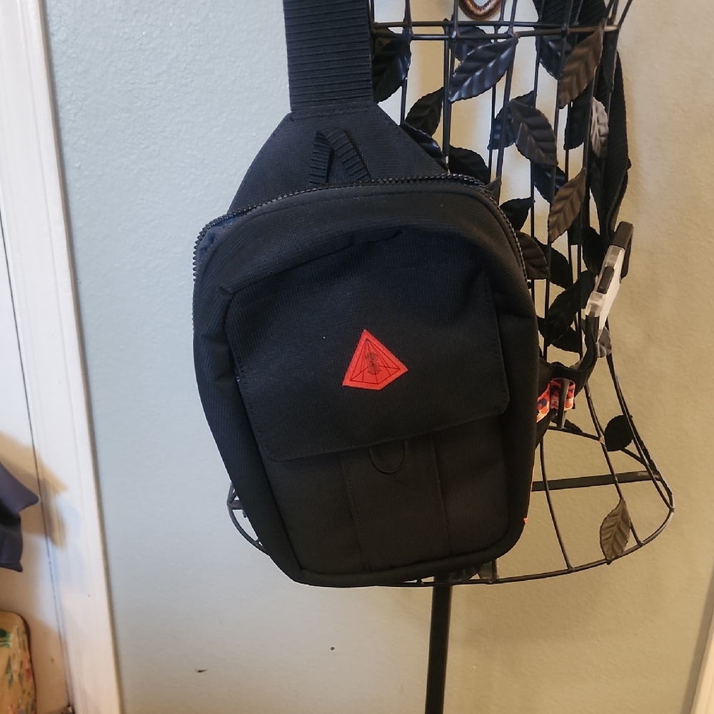 Nike Kyrie Crossbody Sling Bag In Black  NWOT